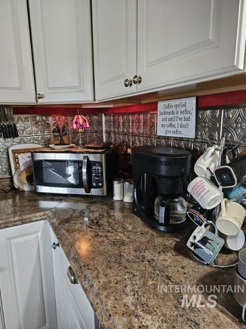 560 Pleasant Acres, Weippe, ID 83553