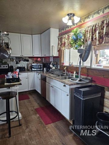 560 Pleasant Acres, Weippe, ID 83553