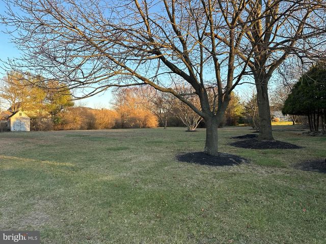 24 MCINTOSH RD, Sewell, NJ 08080