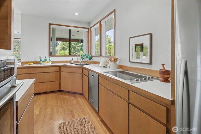 3330 N Narrows Drive, Tacoma, WA 98407