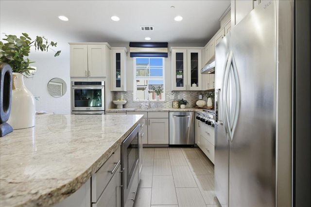 631 True Wind Way 203, Redwood City, CA 94063