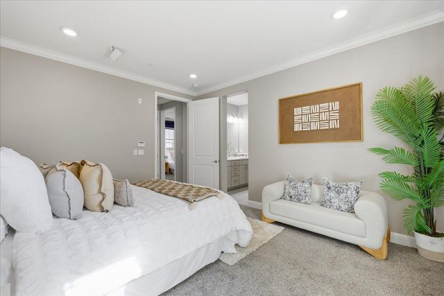 631 True Wind Way 203, Redwood City, CA 94063