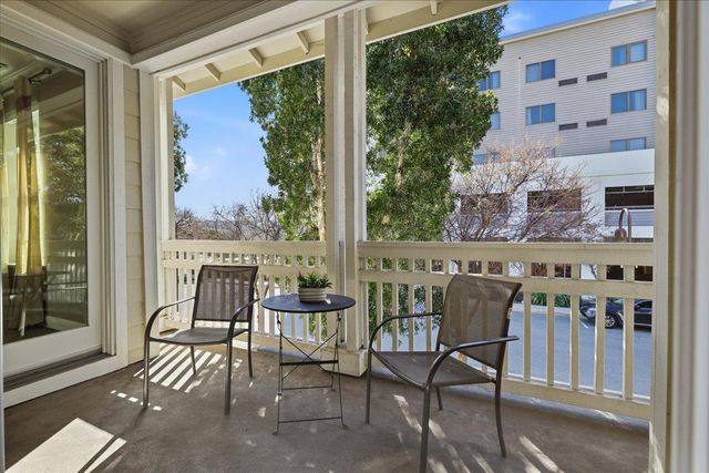 631 True Wind Way 203, Redwood City, CA 94063