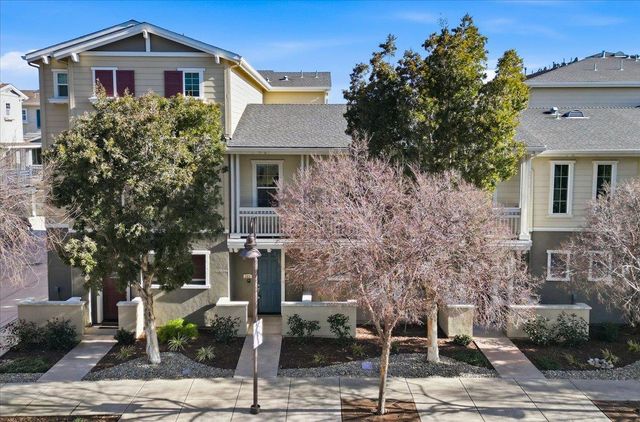 631 True Wind Way 203, Redwood City, CA 94063