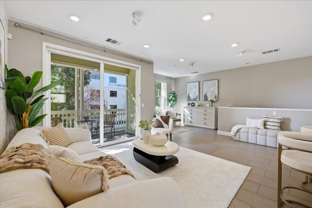 631 True Wind Way 203, Redwood City, CA 94063