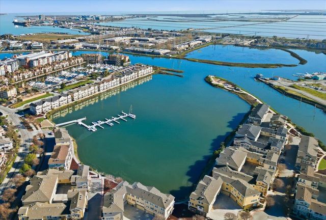 631 True Wind Way 203, Redwood City, CA 94063