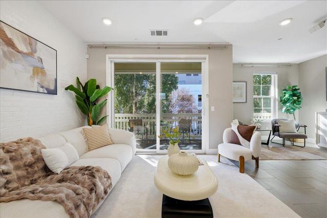 631 True Wind Way 203, Redwood City, CA 94063