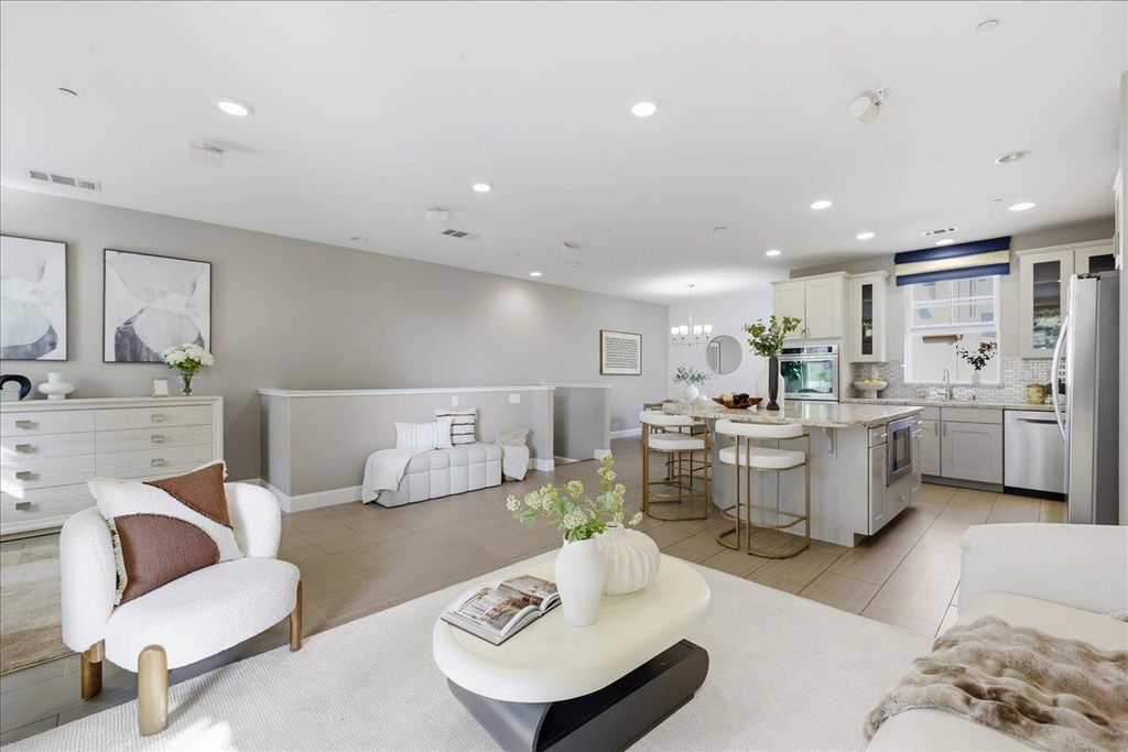 631 True Wind Way 203, Redwood City, CA 94063