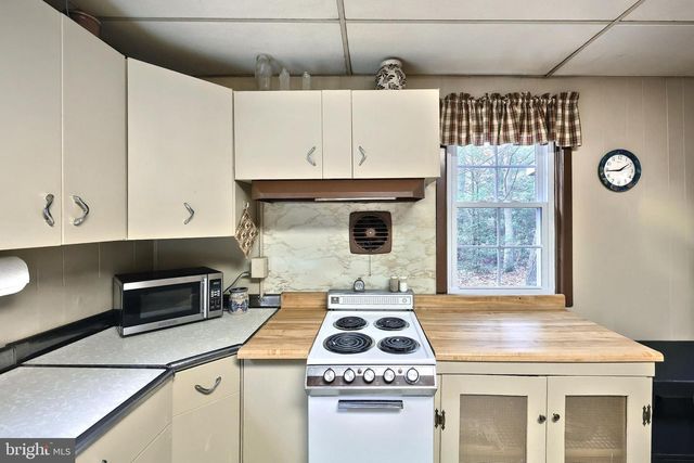 460 ROCKY MOUNTAIN ROAD, Fayetteville, PA 17222