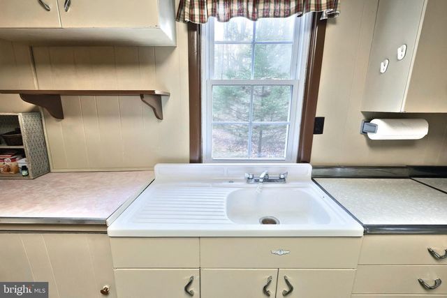 460 ROCKY MOUNTAIN ROAD, Fayetteville, PA 17222