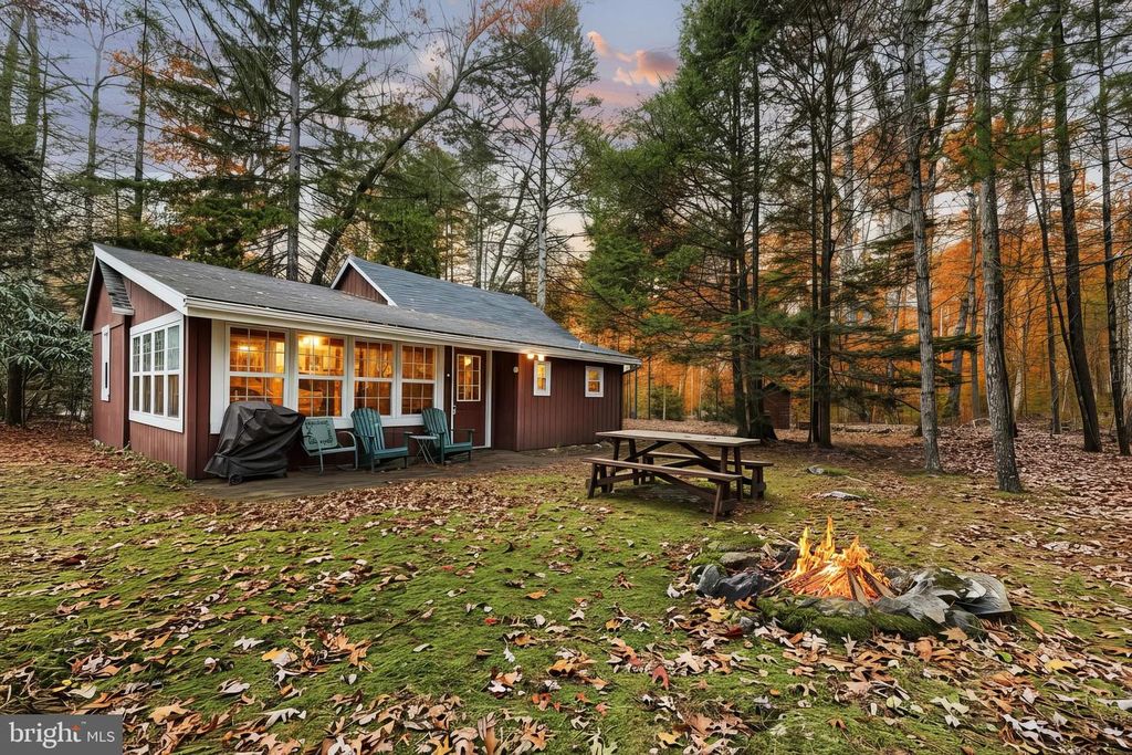 460 ROCKY MOUNTAIN ROAD, Fayetteville, PA 17222