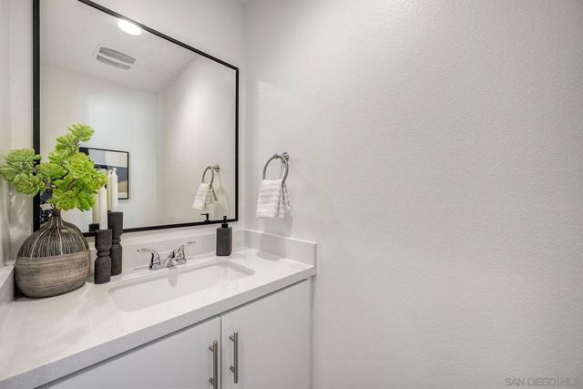 2240 Calle Chanate, San Diego, CA 92139
