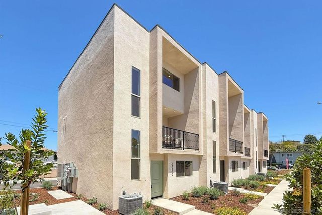 2240 Calle Chanate, San Diego, CA 92139