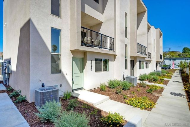 2240 Calle Chanate, San Diego, CA 92139