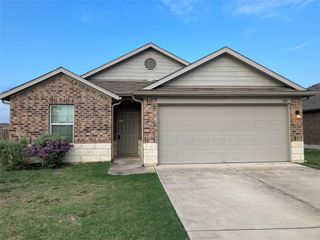212 Dusky Thrush DR, Kyle, TX 78640
