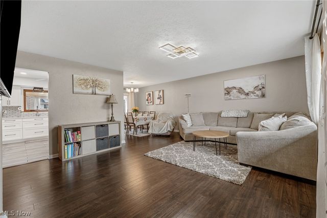 5520 Ralston Drive, Parma, OH 44129