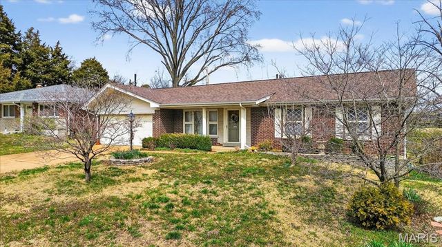 1125 Hawkstone Lane, St Louis, MO 63125