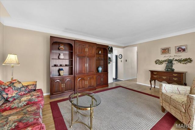 1125 Hawkstone Lane, St Louis, MO 63125