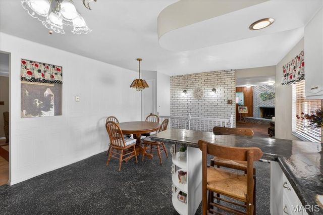 1125 Hawkstone Lane, St Louis, MO 63125