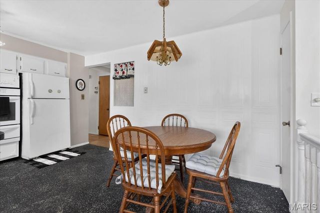 1125 Hawkstone Lane, St Louis, MO 63125