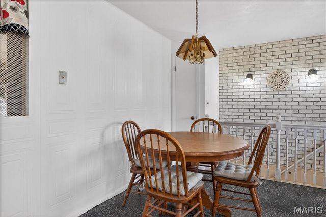 1125 Hawkstone Lane, St Louis, MO 63125