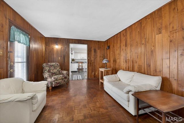 1125 Hawkstone Lane, St Louis, MO 63125