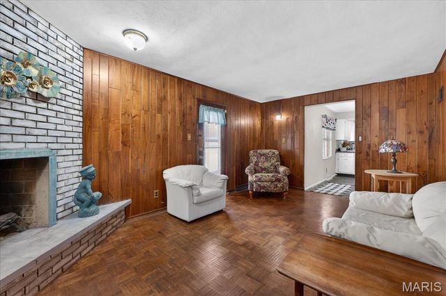 1125 Hawkstone Lane, St Louis, MO 63125