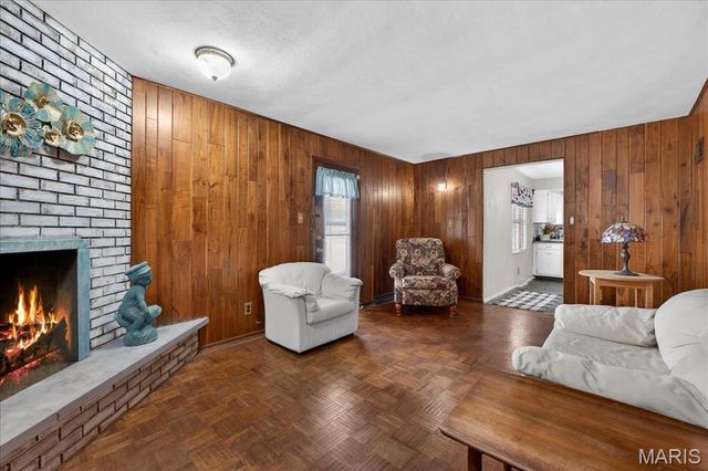 1125 Hawkstone Lane, St Louis, MO 63125