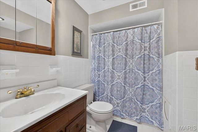 1125 Hawkstone Lane, St Louis, MO 63125