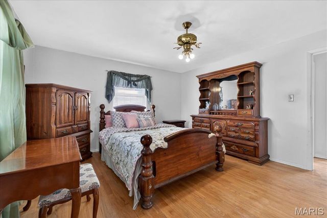 1125 Hawkstone Lane, St Louis, MO 63125