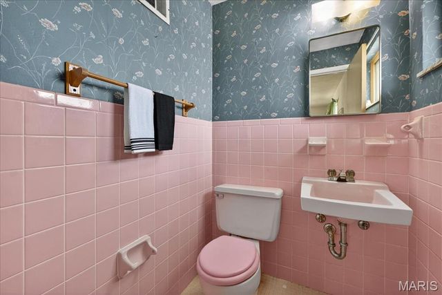 1125 Hawkstone Lane, St Louis, MO 63125