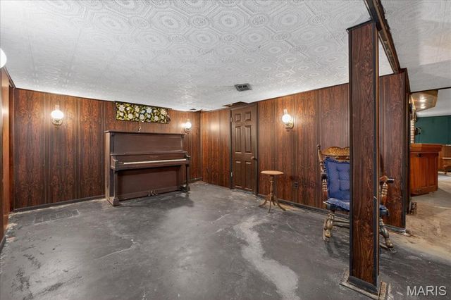 1125 Hawkstone Lane, St Louis, MO 63125