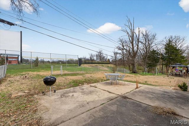 1125 Hawkstone Lane, St Louis, MO 63125