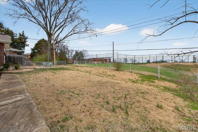 1125 Hawkstone Lane, St Louis, MO 63125