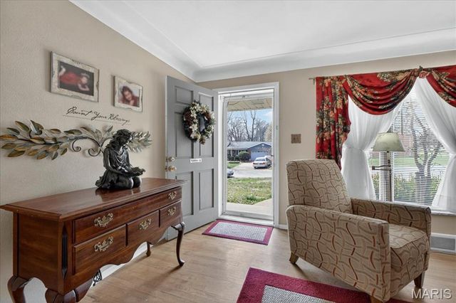 1125 Hawkstone Lane, St Louis, MO 63125