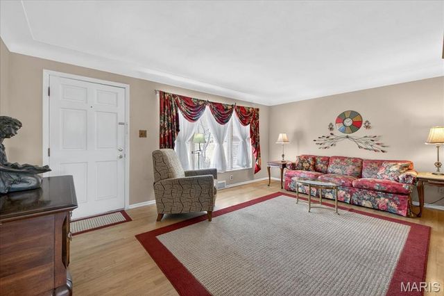 1125 Hawkstone Lane, St Louis, MO 63125