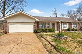 1125 Hawkstone Lane, St Louis, MO 63125