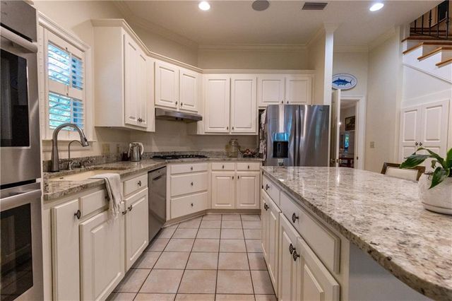 5 St Charles Place, Daphne, AL 36526