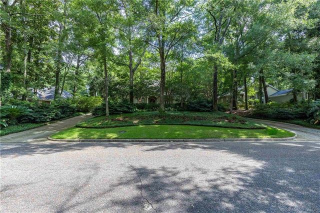 5 St Charles Place, Daphne, AL 36526