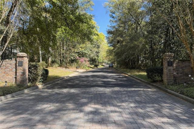 5 St Charles Place, Daphne, AL 36526