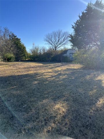 806 E Parkerville Road, Desoto, TX 75115
