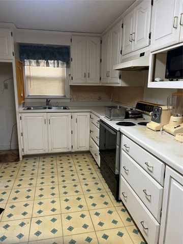 806 E Parkerville Road, Desoto, TX 75115