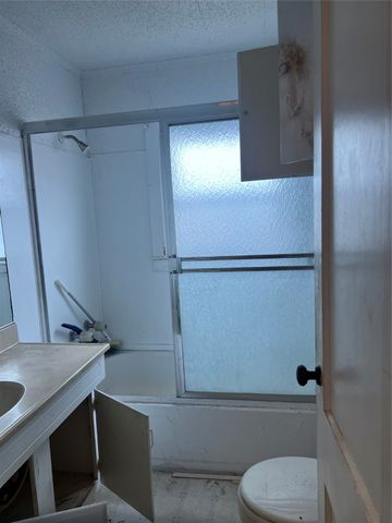 806 E Parkerville Road, Desoto, TX 75115