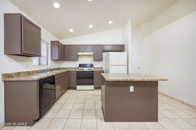 8684 N Sayante Way, Tucson, AZ 85743