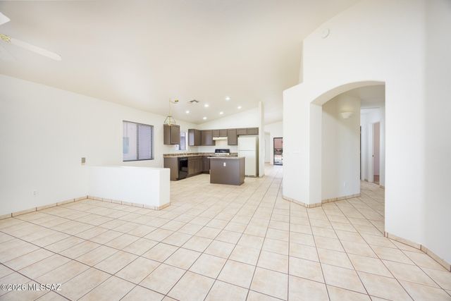 8684 N Sayante Way, Tucson, AZ 85743