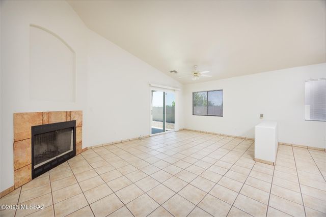 8684 N Sayante Way, Tucson, AZ 85743