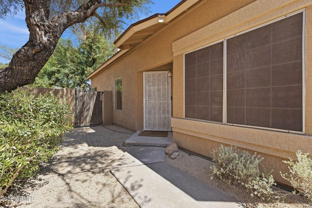 19050 N 30TH Place, Phoenix, AZ 85050 — photo 2