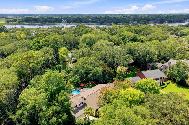 7 Cochran Court, Charleston, SC 29407