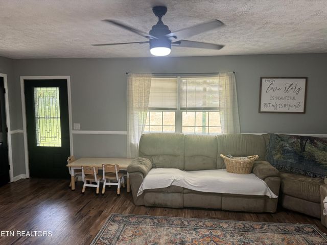 51 Rhododendron Circle, Crossville, TN 38555