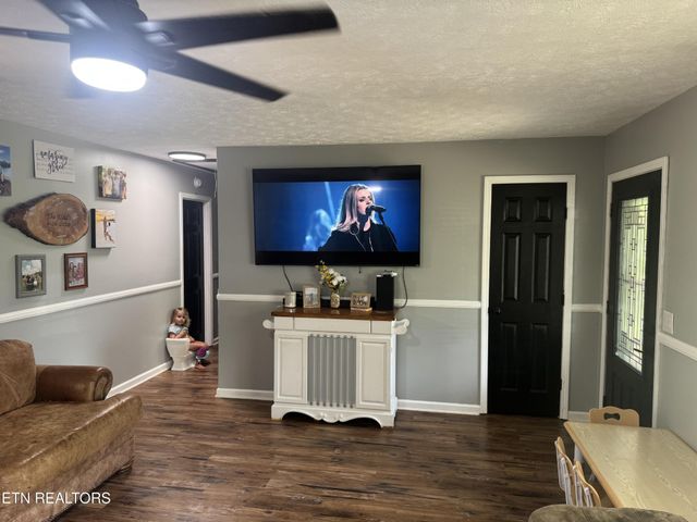 51 Rhododendron Circle, Crossville, TN 38555